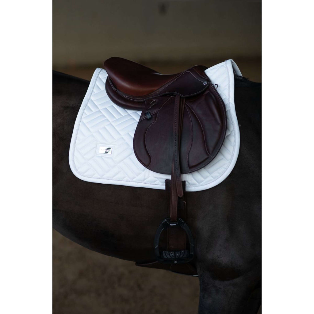 Equestrian Stockholm Mantilla Modern Saltando White Silver