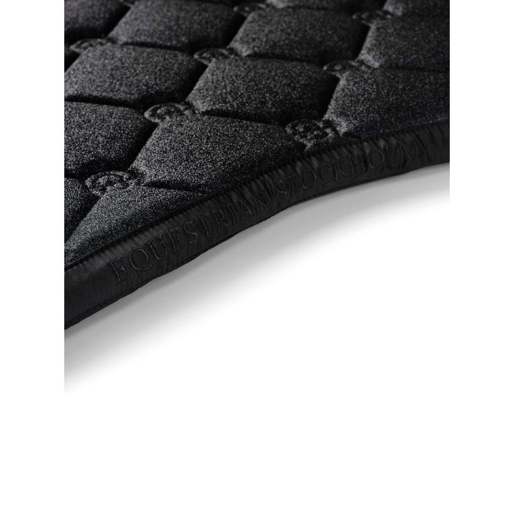 Equestrian Stockholm Mantilla saltando All Black Glimmer