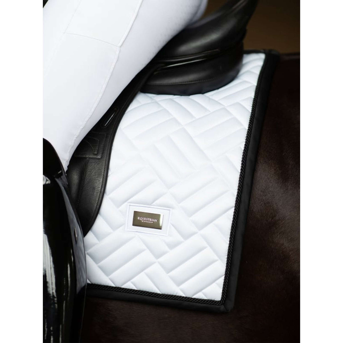 Equestrian Stockholm Mantilla Modern Doma Clásica Blanco/Negro