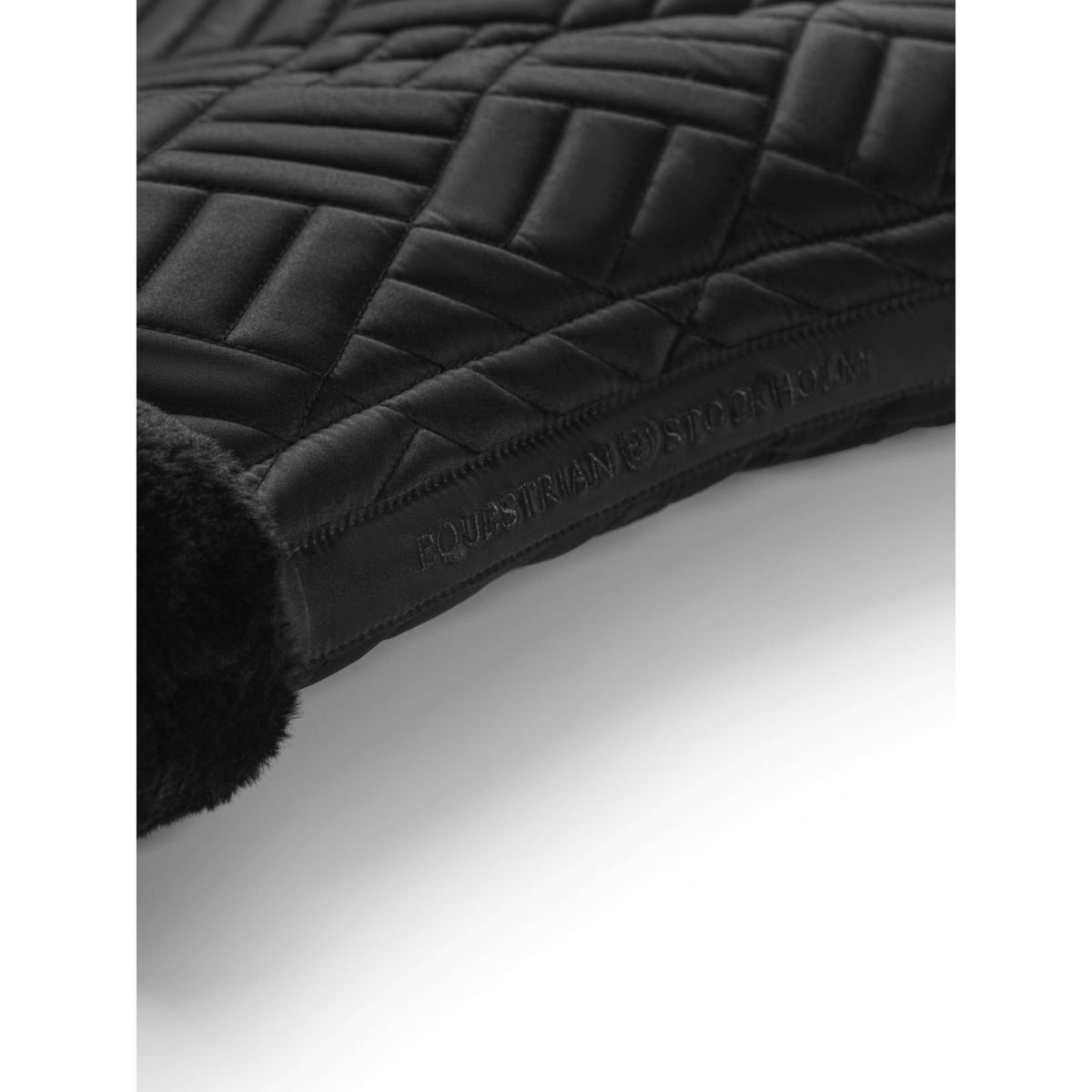 Equestrian Stockholm Mantilla Vegan Fur Doma clásica Crystal Black