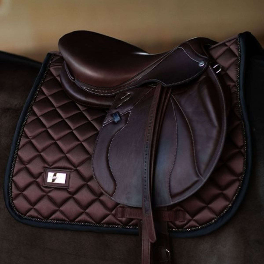 Equestrian Stockholm Mantilla saltando Endless Glow