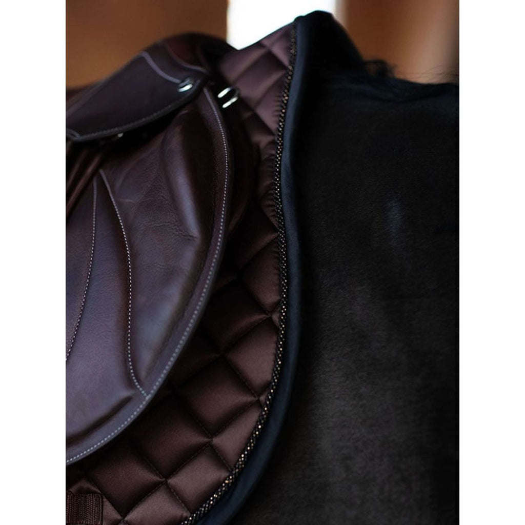 Equestrian Stockholm Mantilla saltando Endless Glow