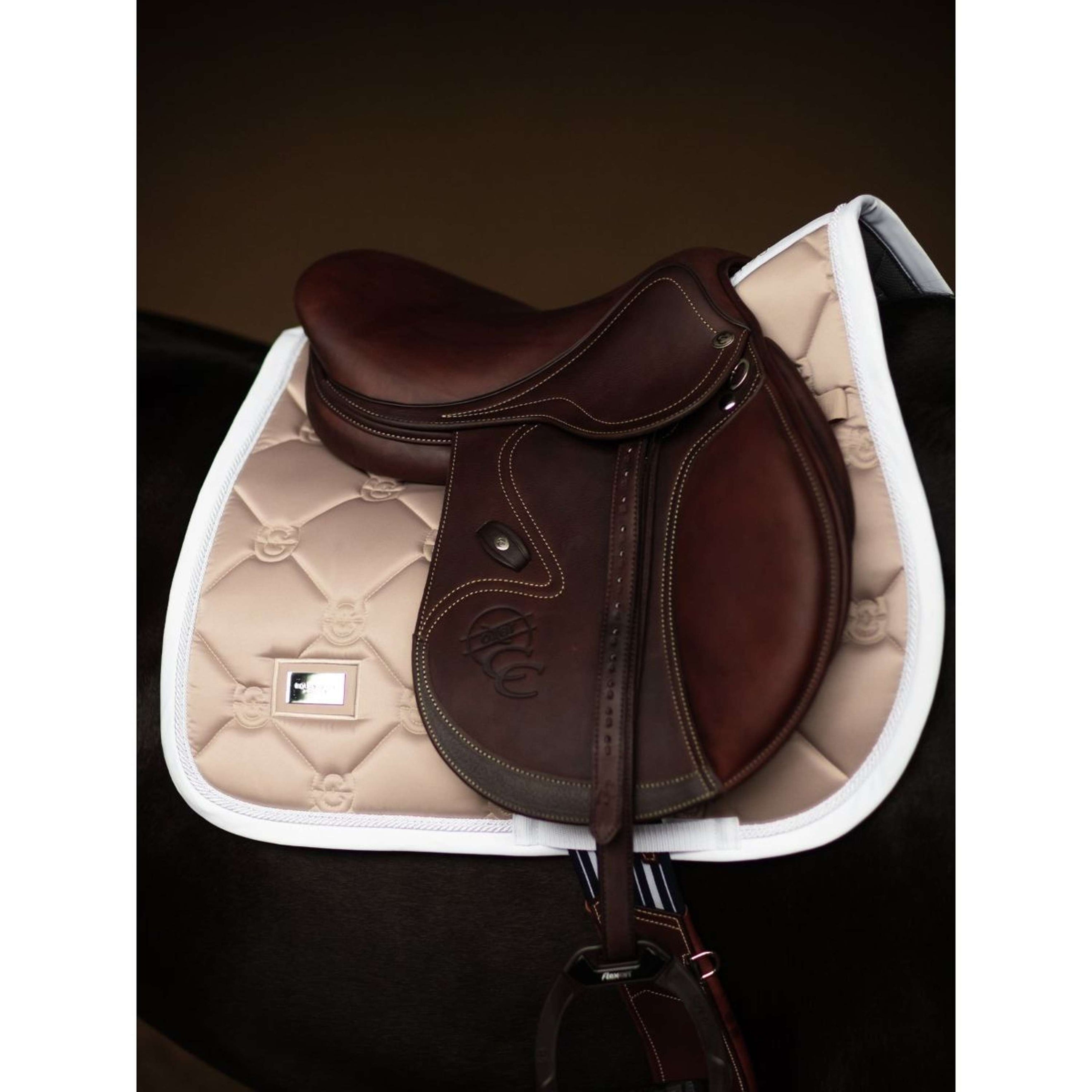Equestrian Stockholm Mantilla saltando Sand Equestrian Stockholm Mantilla saltando Sand