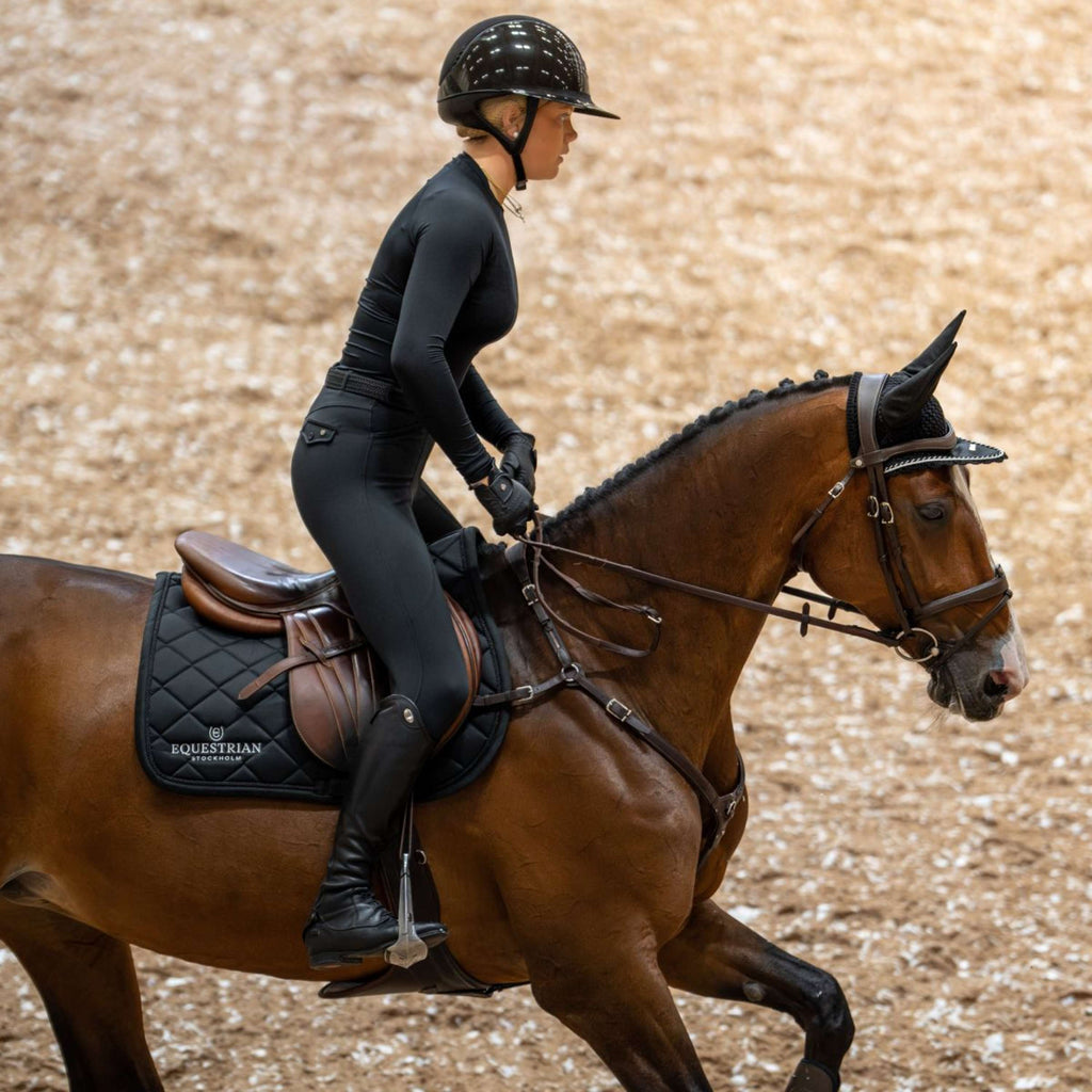 Equestrian Stockholm Mantilla Line saltando Negro