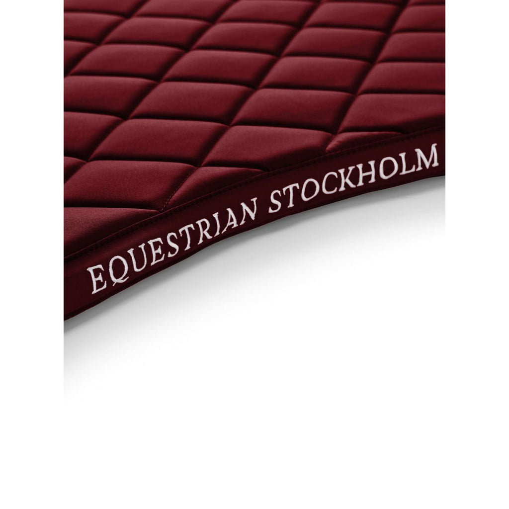 Equestrian Stockholm Mantilla Line saltando Bordeaux