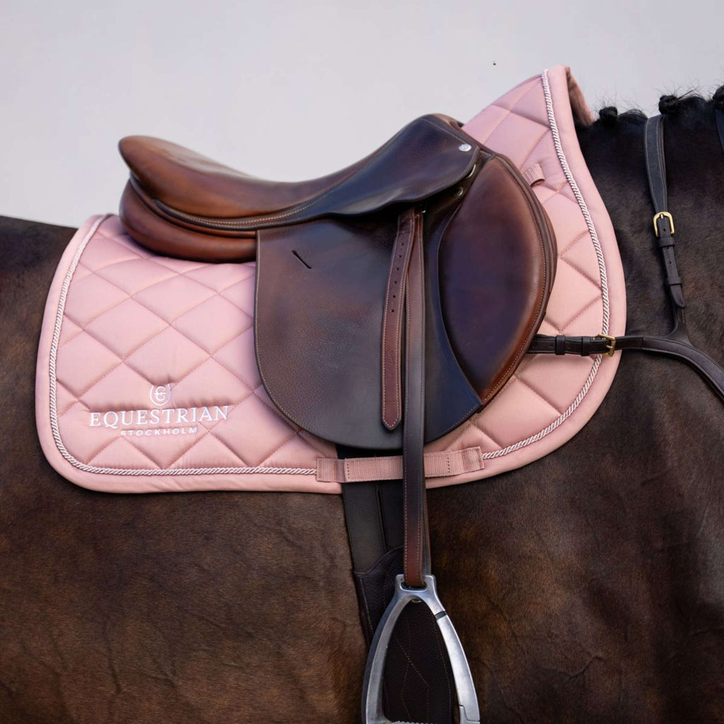 Equestrian Stockholm Mantilla Line saltando Rosa