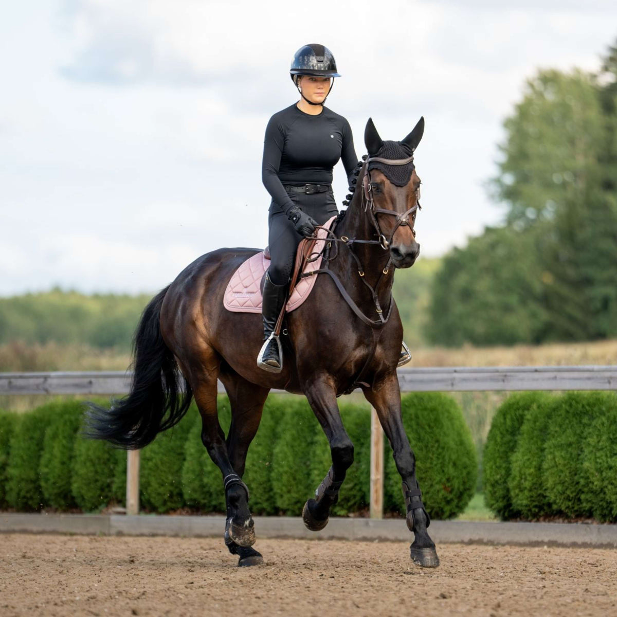 Equestrian Stockholm Mantilla Line saltando Rosa