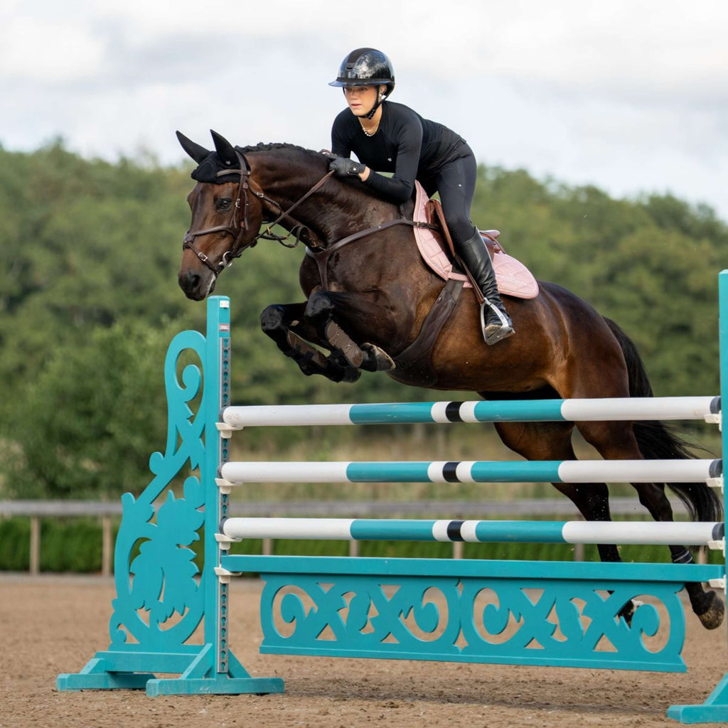 Equestrian Stockholm Mantilla Line saltando Rosa