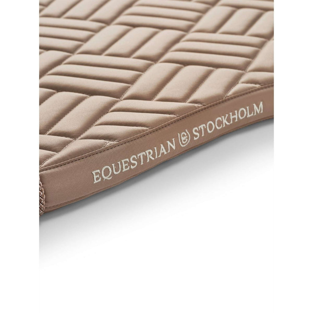 Equestrian Stockholm Mantilla Modern saltando Sand