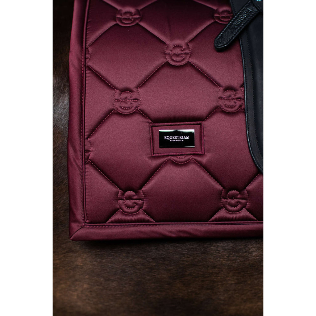 Equestrian Stockholm Mantilla Satin Doma Clásica Merlot