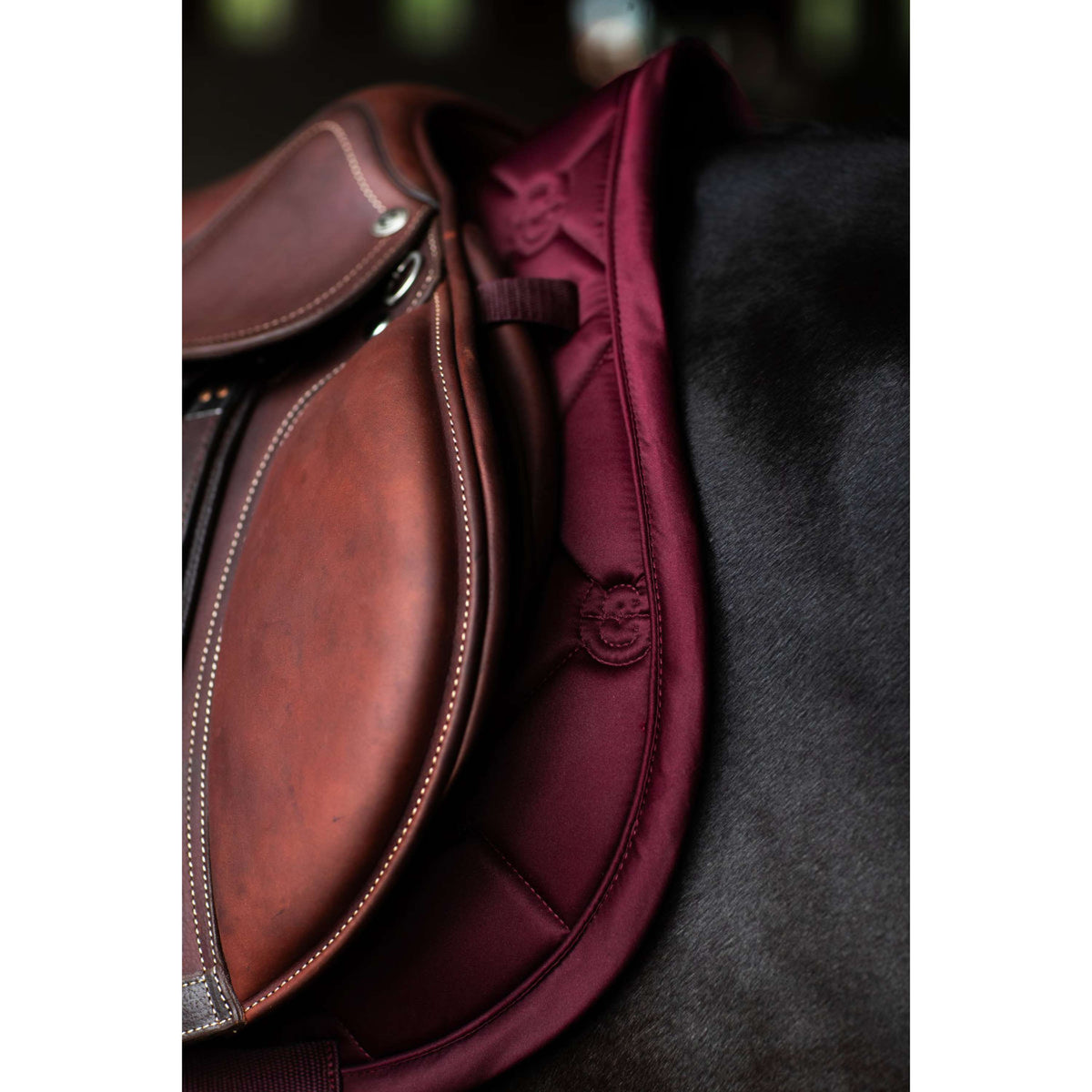 Equestrian Stockholm Mantilla Satin Saltando Merlot