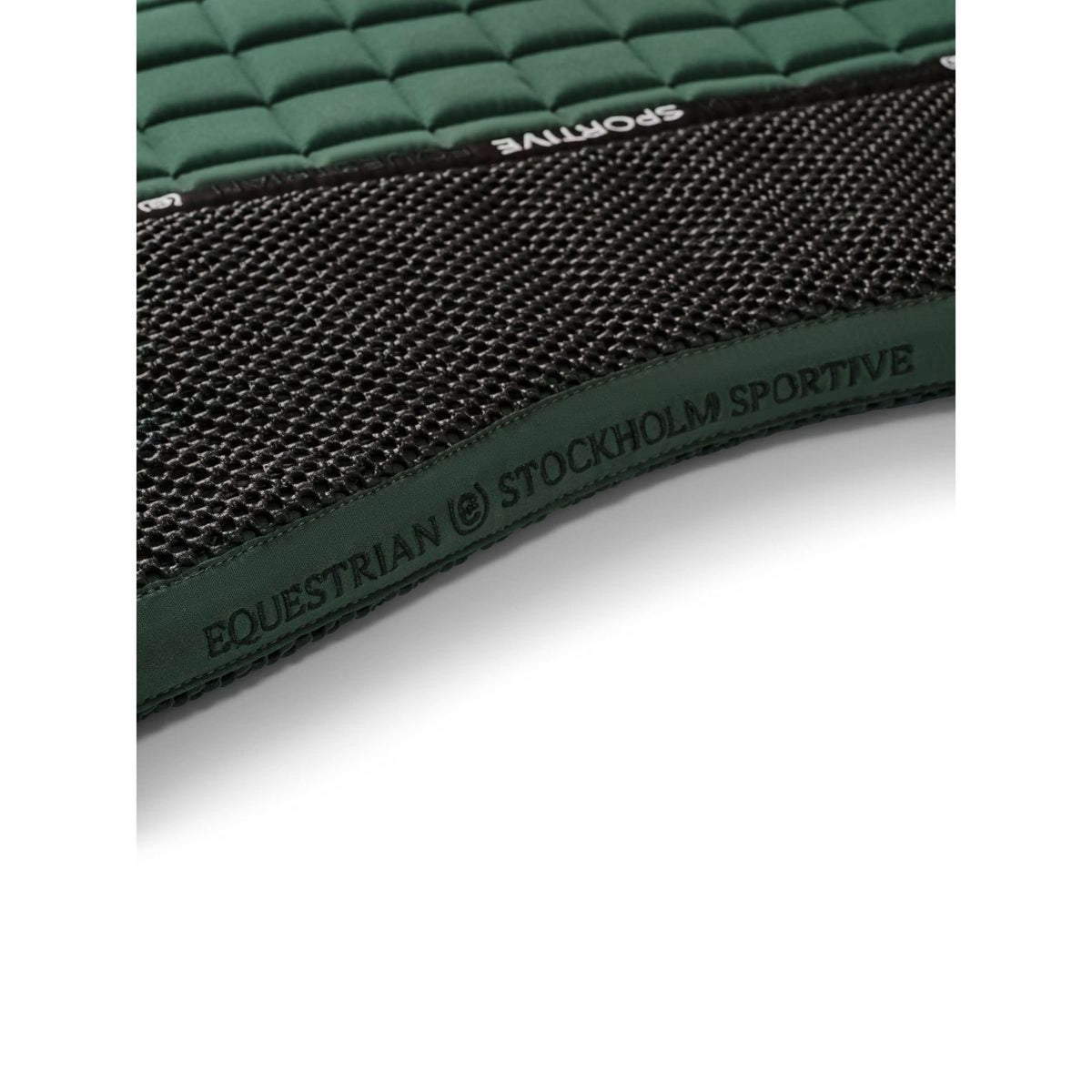 Equestrian Stockholm Mantilla Sportive saltando Sycamore Green