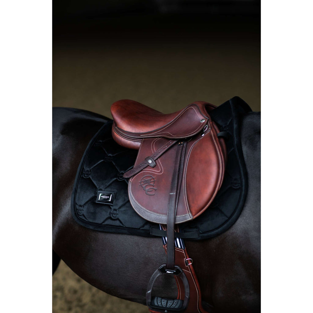 Equestrian Stockholm Mantilla Velvet Saltando Negro