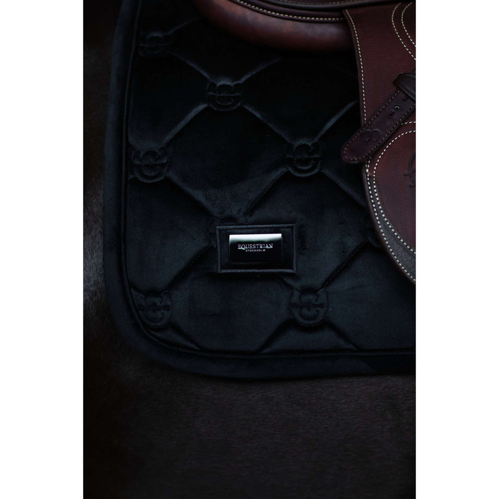 Equestrian Stockholm Mantilla Velvet Saltando Negro