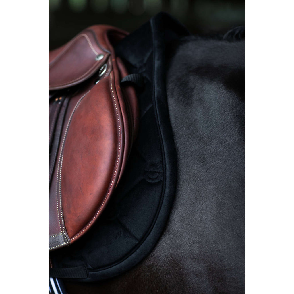 Equestrian Stockholm Mantilla Velvet Saltando Negro