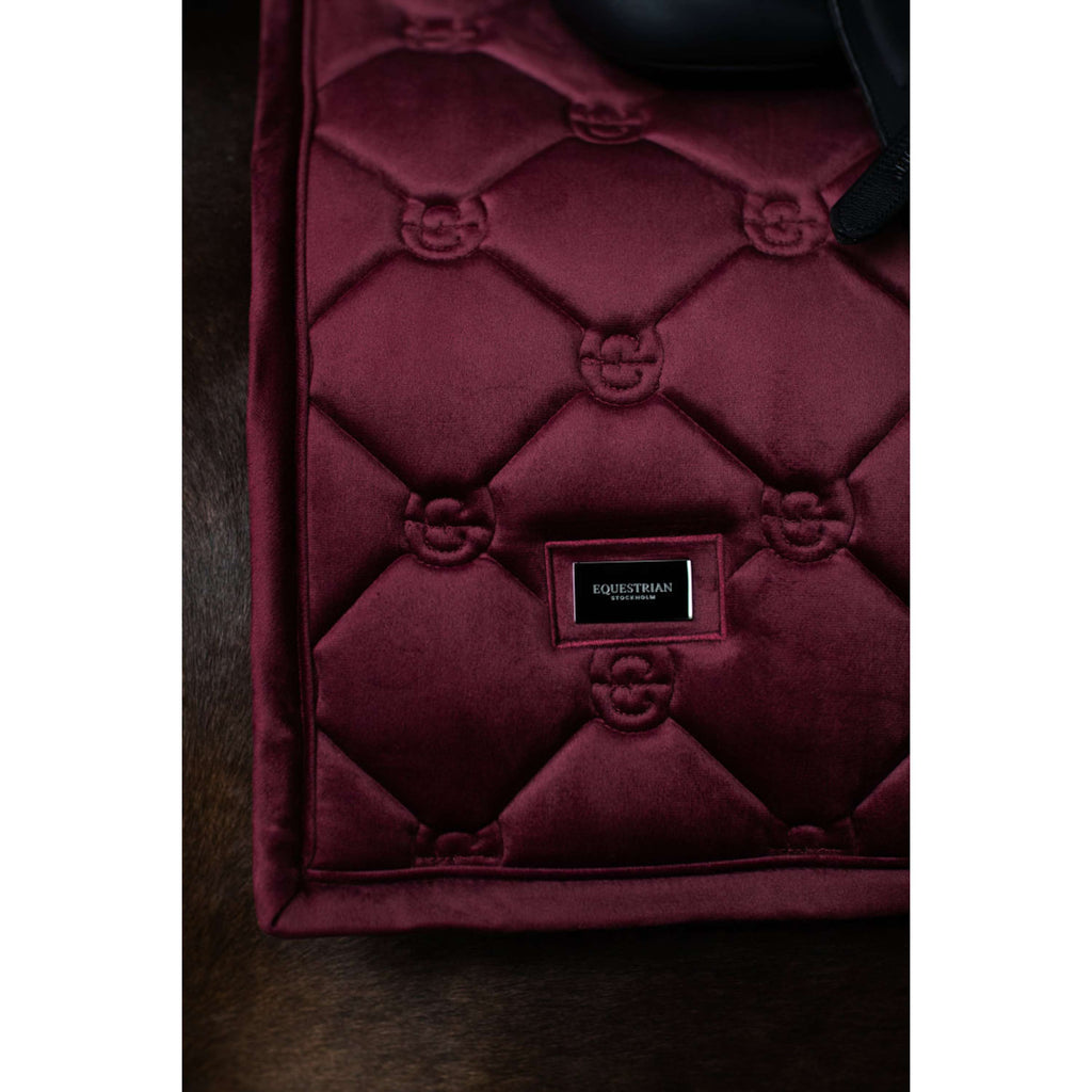 Equestrian Stockholm Mantilla Velvet Doma Clásica Merlot
