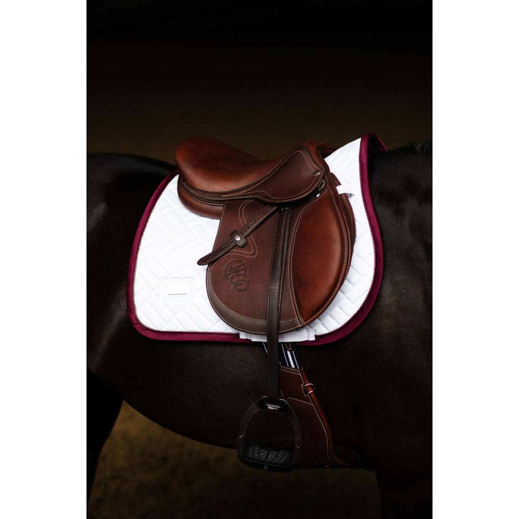 Equestrian Stockholm Mantilla Modern Saltando Blanco/Merlot