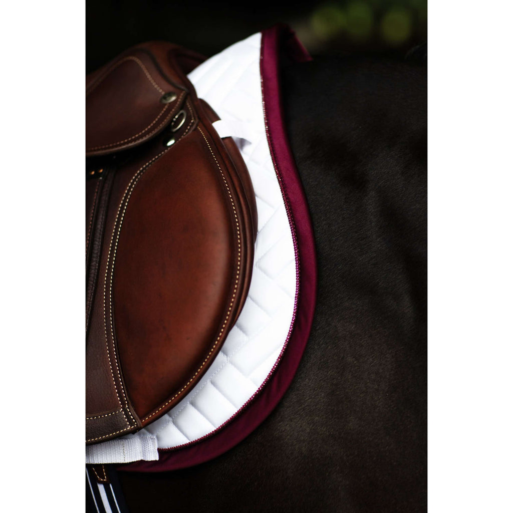 Equestrian Stockholm Mantilla Modern Saltando Blanco/Merlot