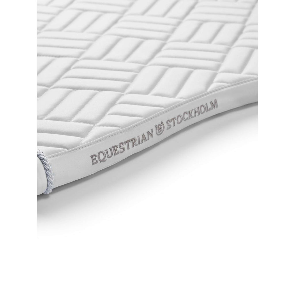Equestrian Stockholm Mantilla Modern Saltando White Silver