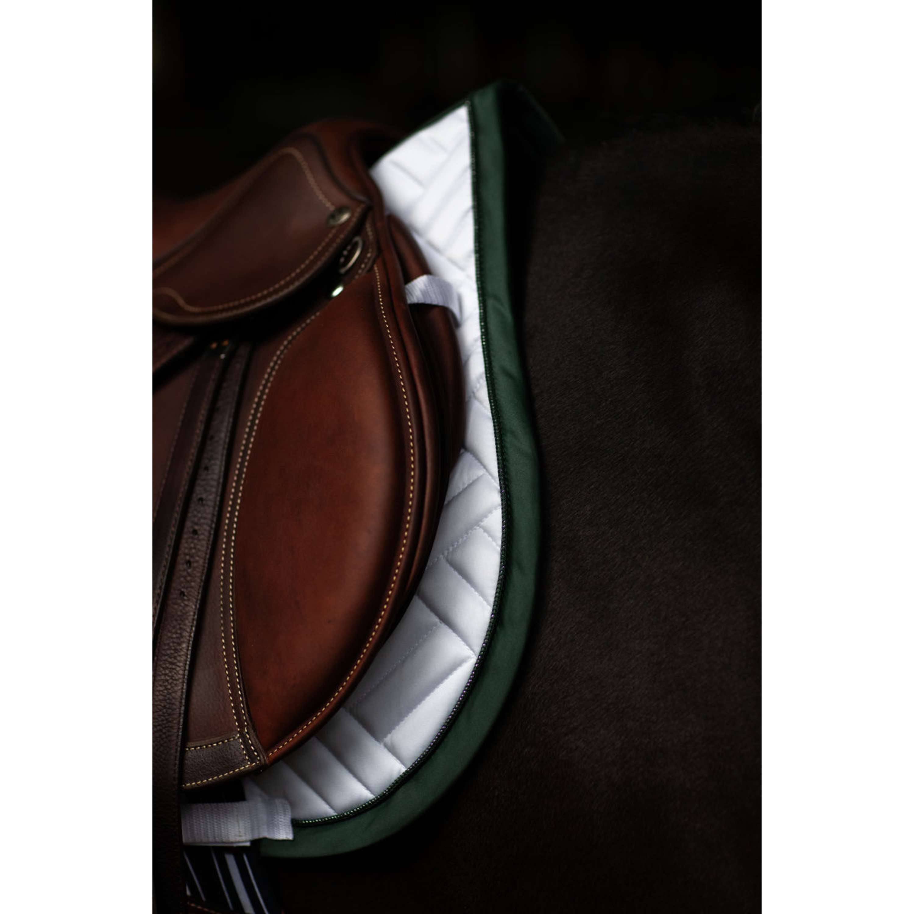 Equestrian Stockholm Mantilla Modern Saltando Blanco/Sycamore Green