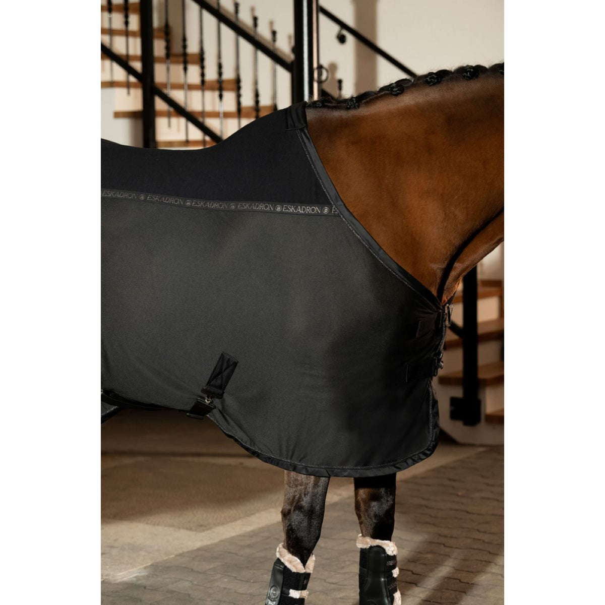 Eskadron Manta Antimoscas Pro Cover Platinum '25 Negro