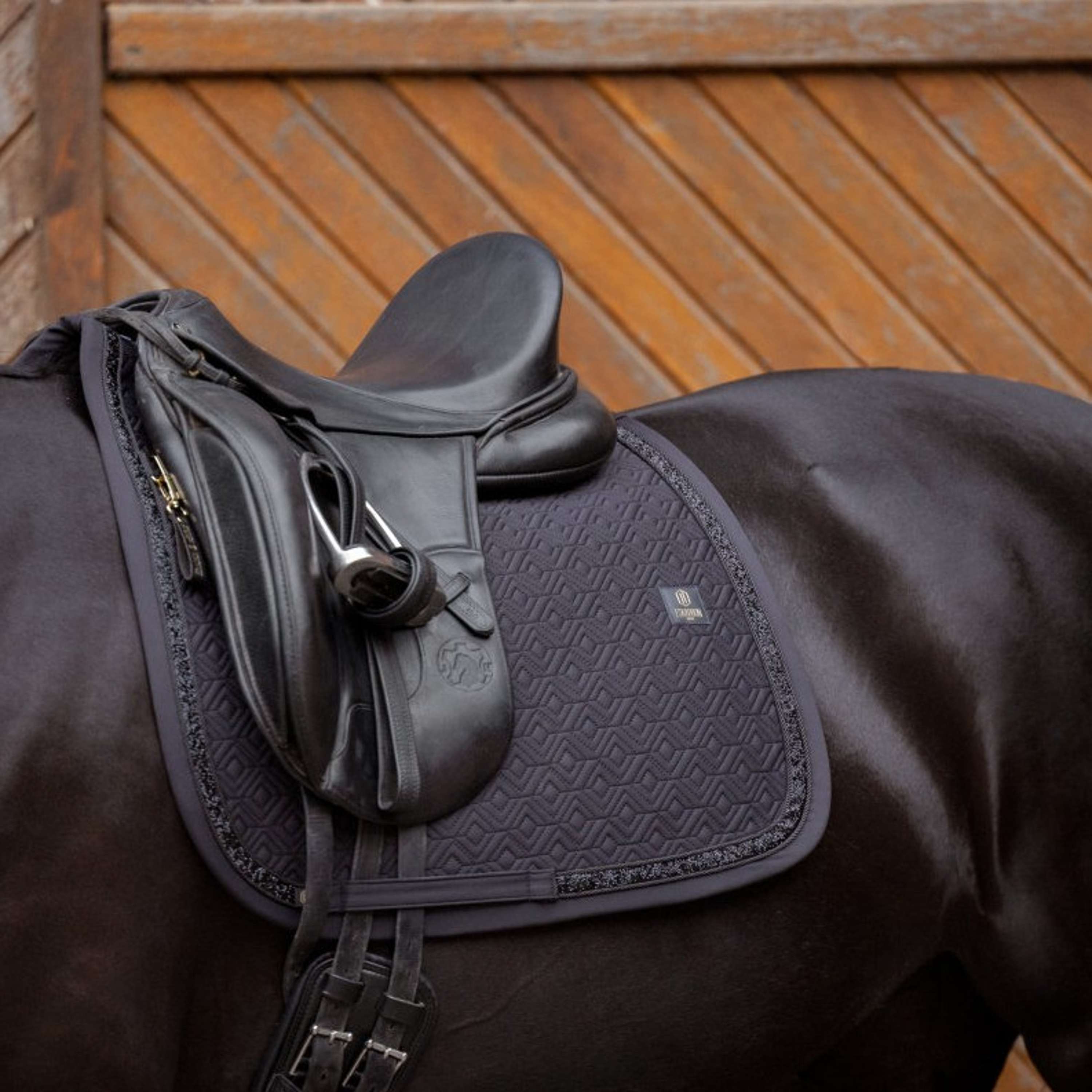 Eskadron Mantilla Heritage Pro Soft Jewel Doma Clásica Negro