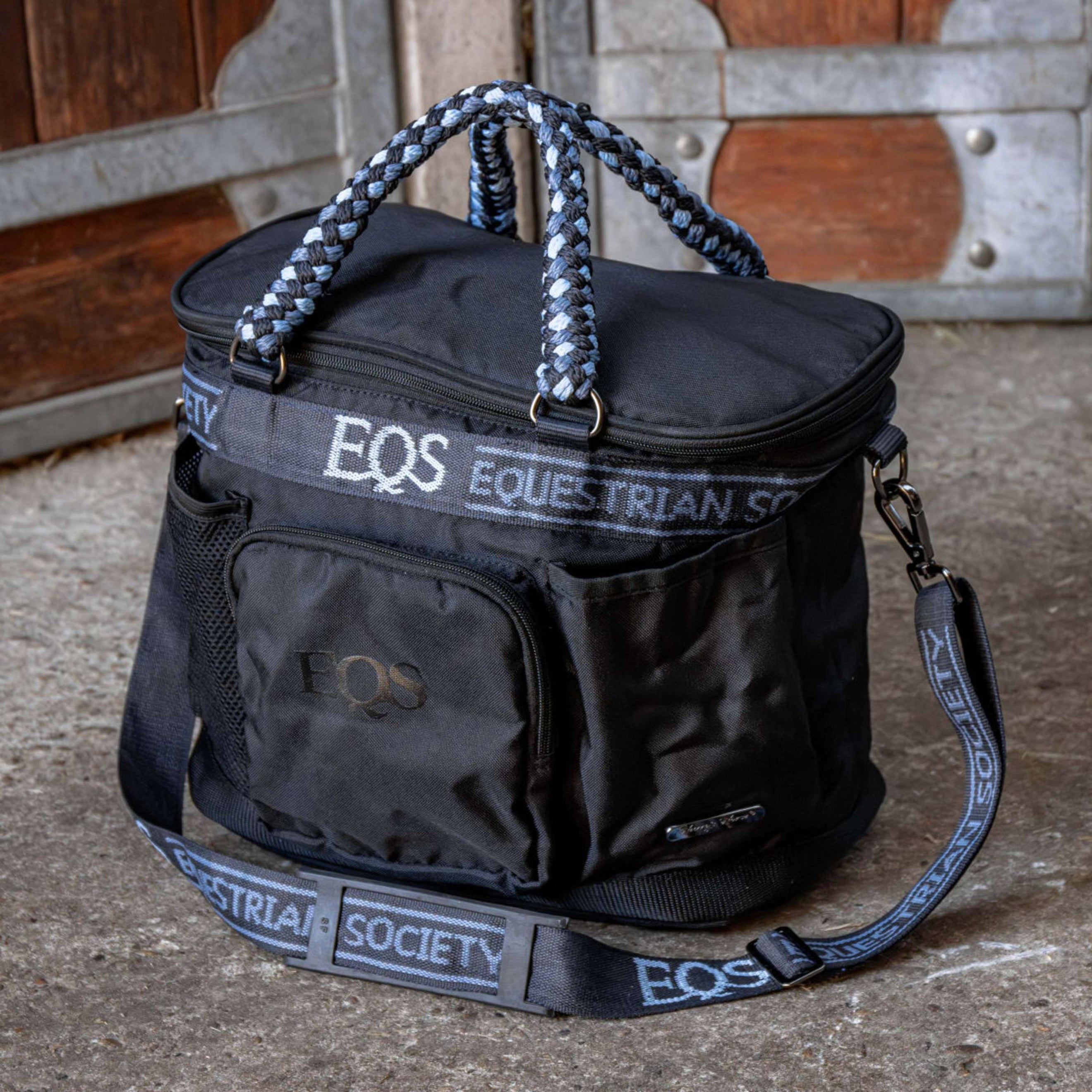 Harry's Horse Bolsa de Aseo apara Caballos EQS AW26 Black-Sand Harry's Horse Bolsa de Aseo apara Caballos EQS AW26 Black-Sand