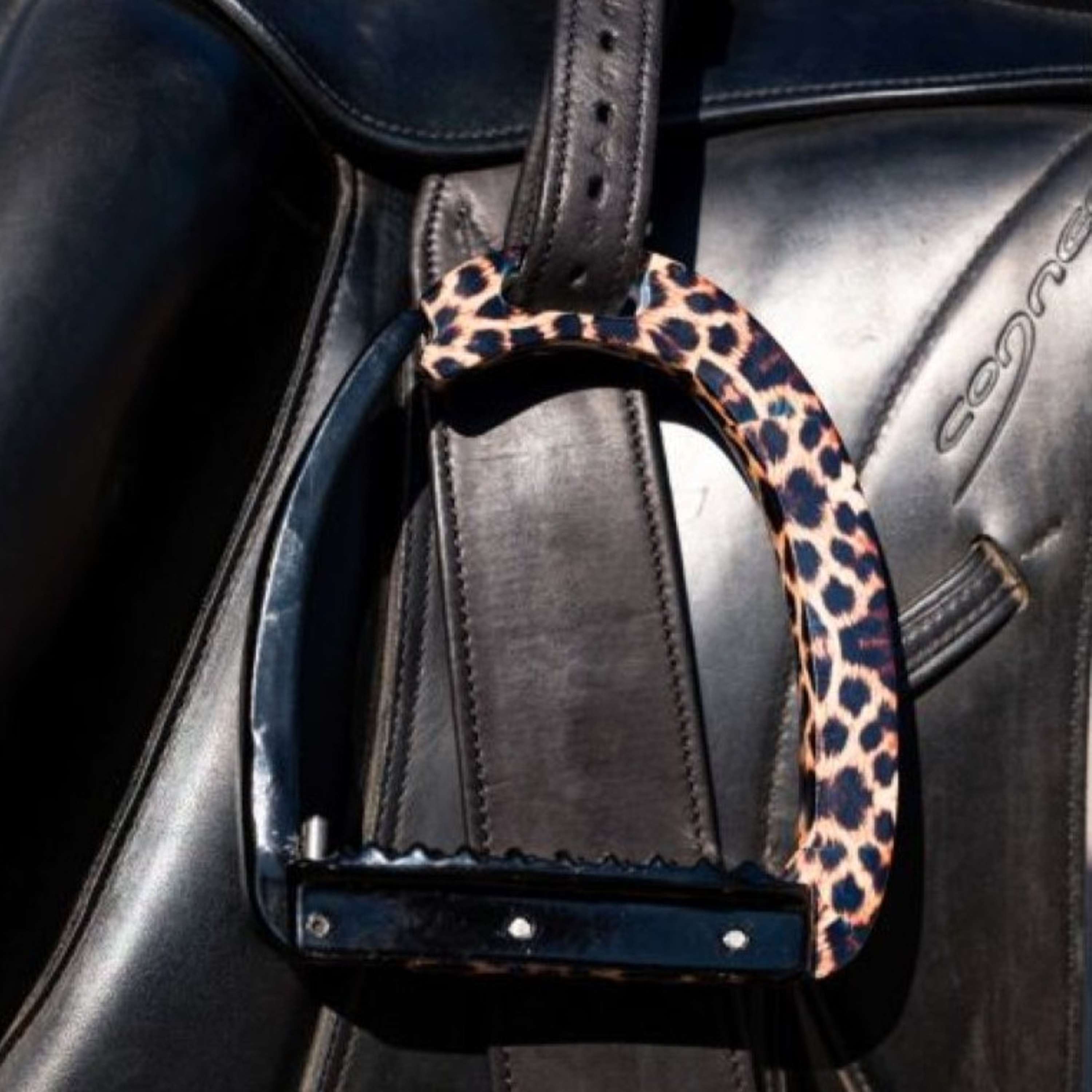 HB Showtime Estribos de Seguridad Leopardo