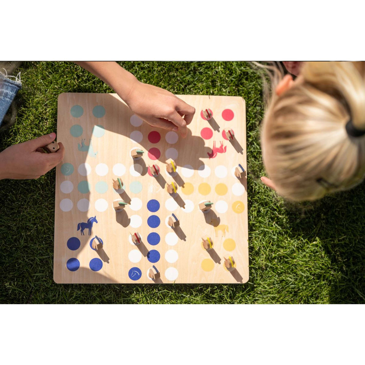 HKM Juego de Mesa Off to the Stable