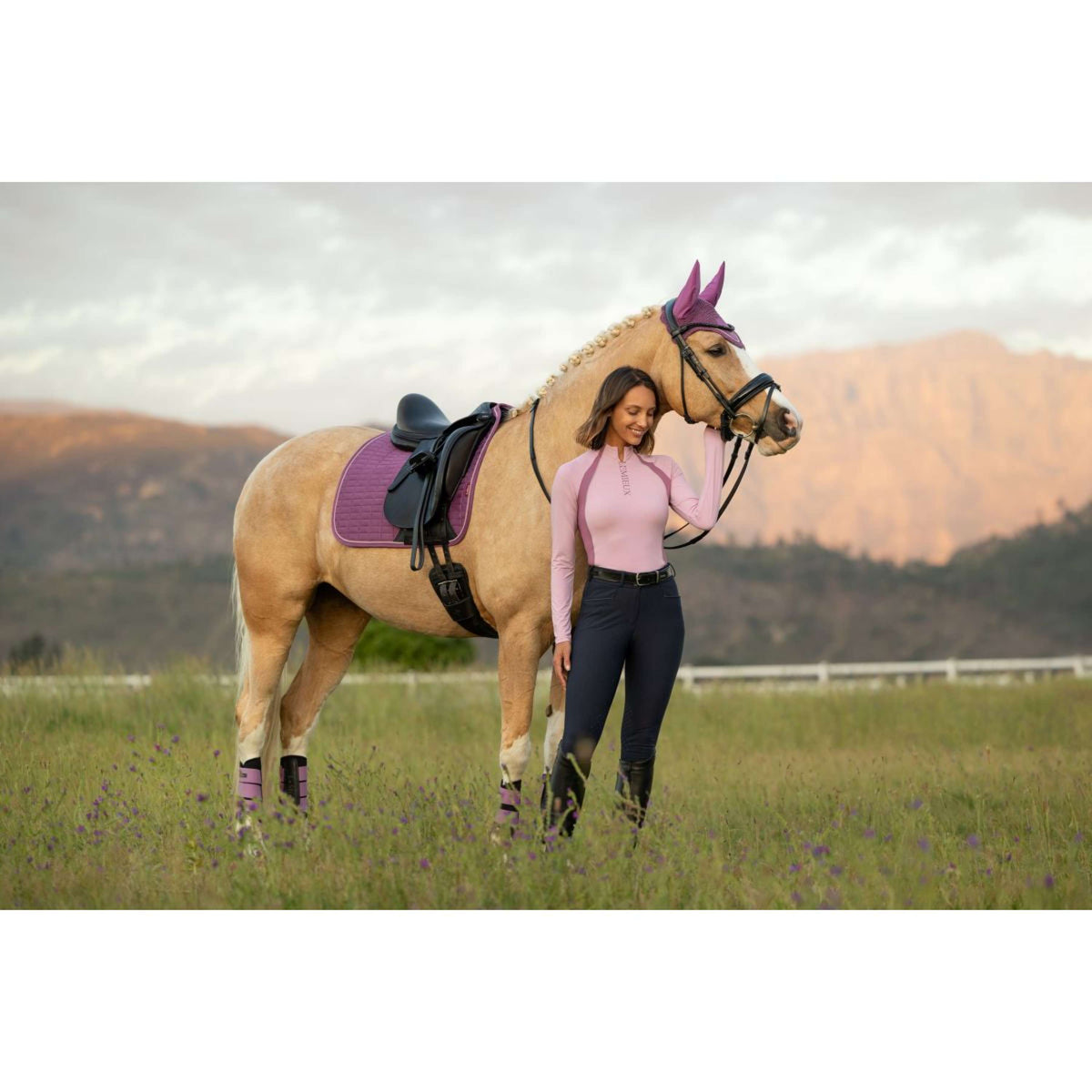 LeMieux Mantilla Suede Square Doma clásica Mallow