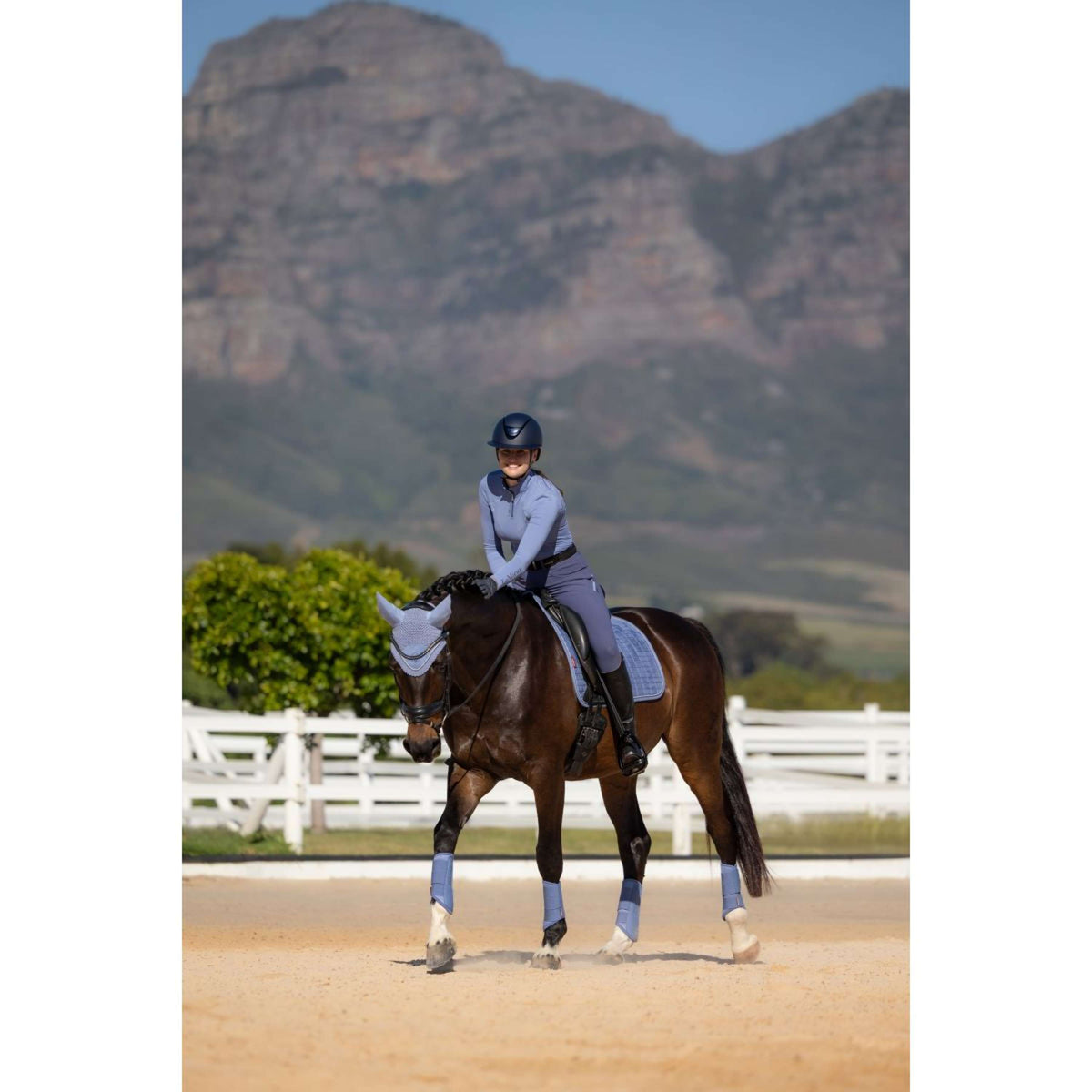 LeMieux Mantilla Suede Square Doma clásica Powder Blue