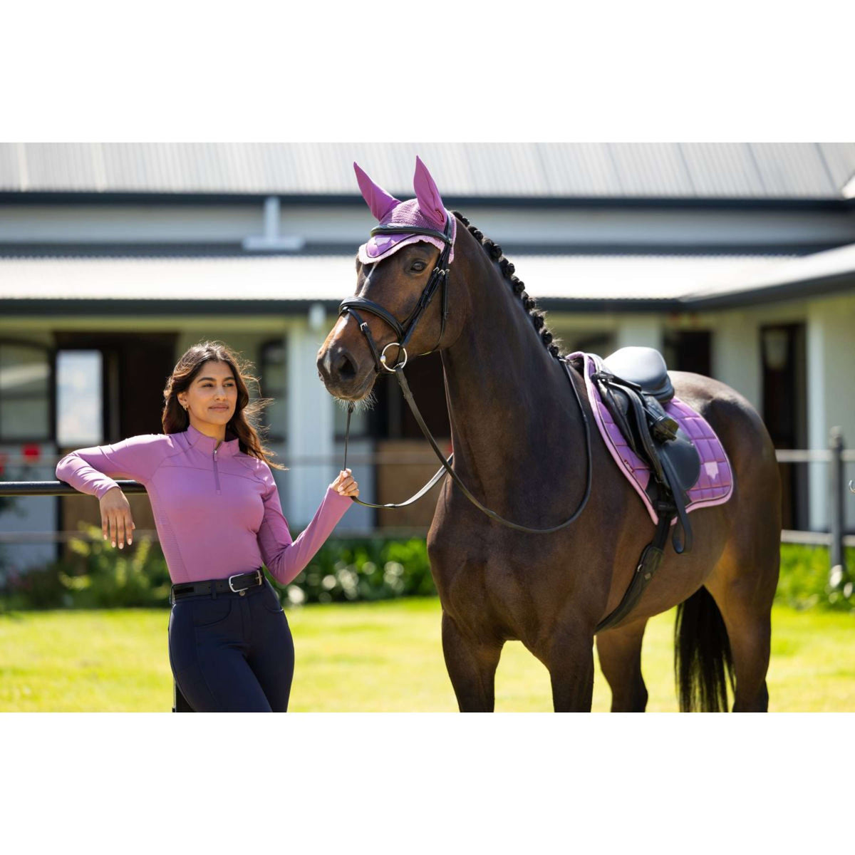 LeMieux Mantilla Loire Classic Close Contact Square saltando Mallow