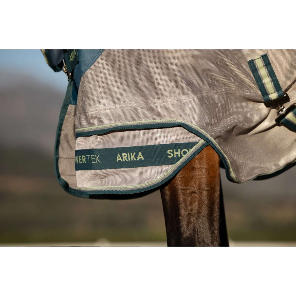 LeMieux Manta Antimoscas Arika Camo Shower-Tek Cuello Desmontable Jungle