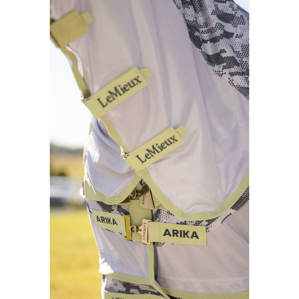 LeMieux Manta Antimoscas Arika Camo-Tek con cuello Macaron
