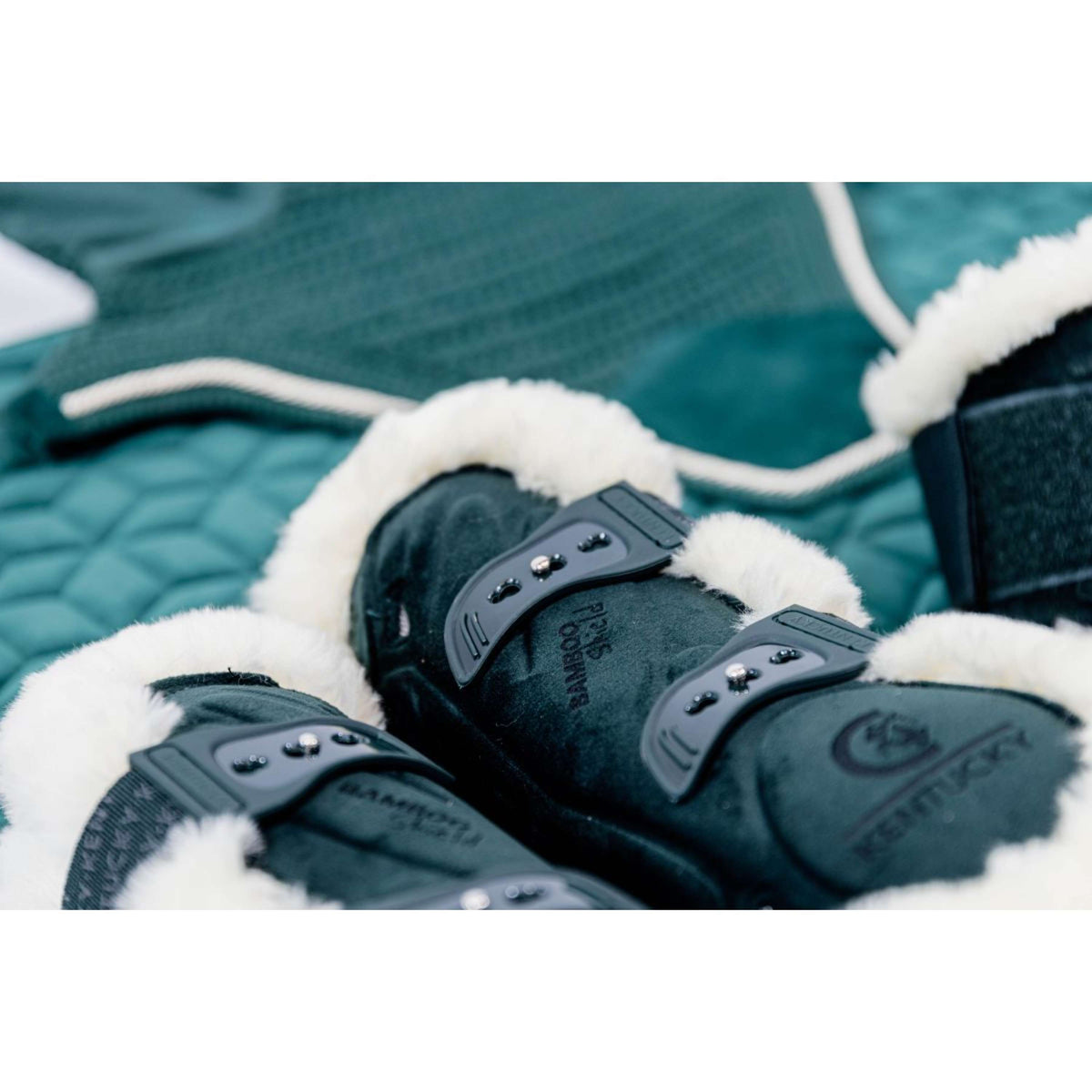 Kentucky Horsewear Botas para tendones Bamboo Elastic Vegan Piel Verde oscuro