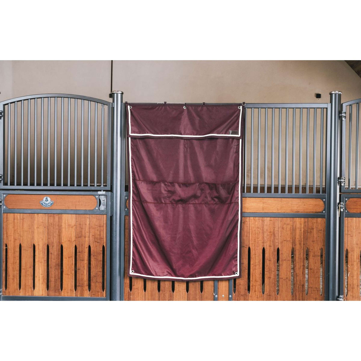 Kentucky Horsewear Cortinas de Establo Classic con Compartimentos Bordeaux