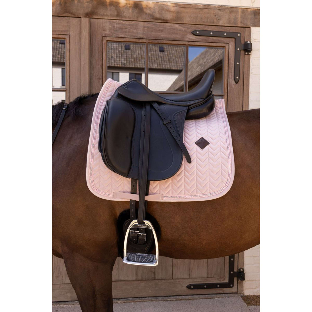 Kentucky Mantilla Velvet Mini Pearls Doma clásica Old Rose