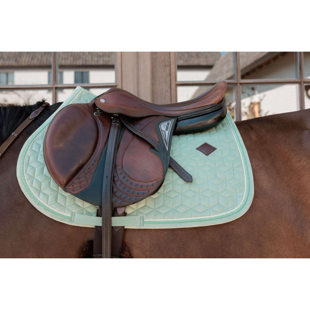 Kentucky Mantilla Velvet saltando Mint