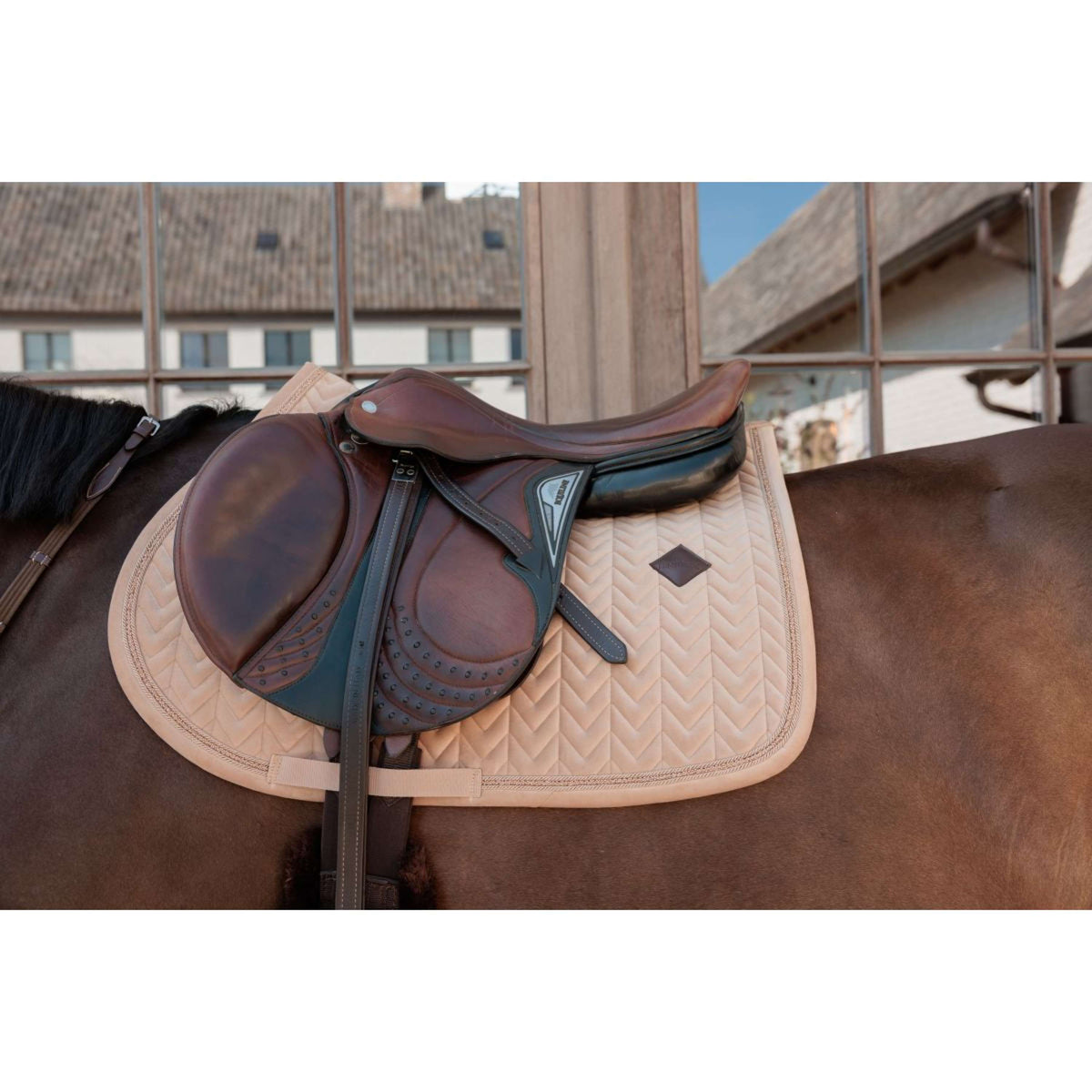 Kentucky Mantilla Velvet Mini Pearls saltando Beige