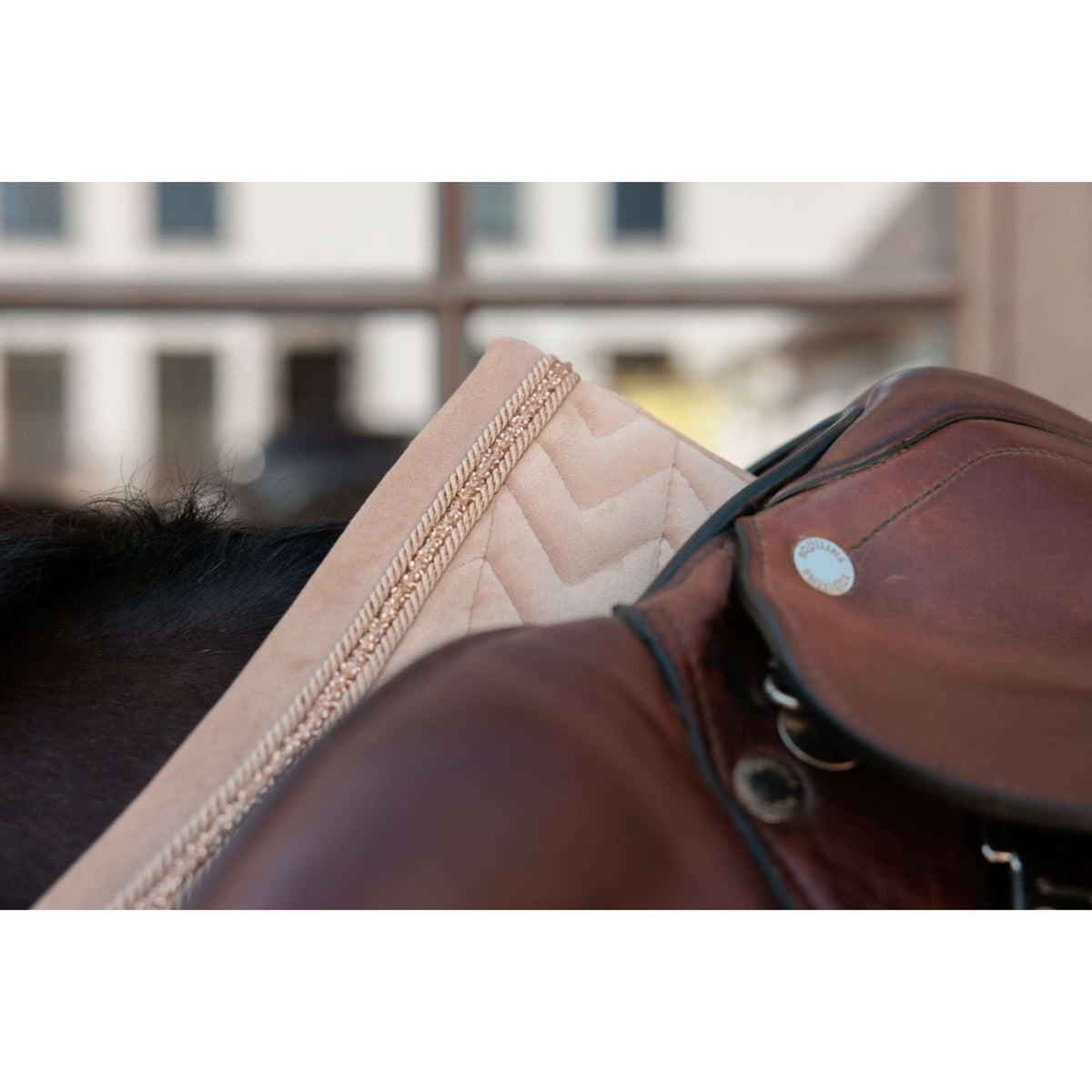 Kentucky Mantilla Velvet Mini Pearls saltando Beige