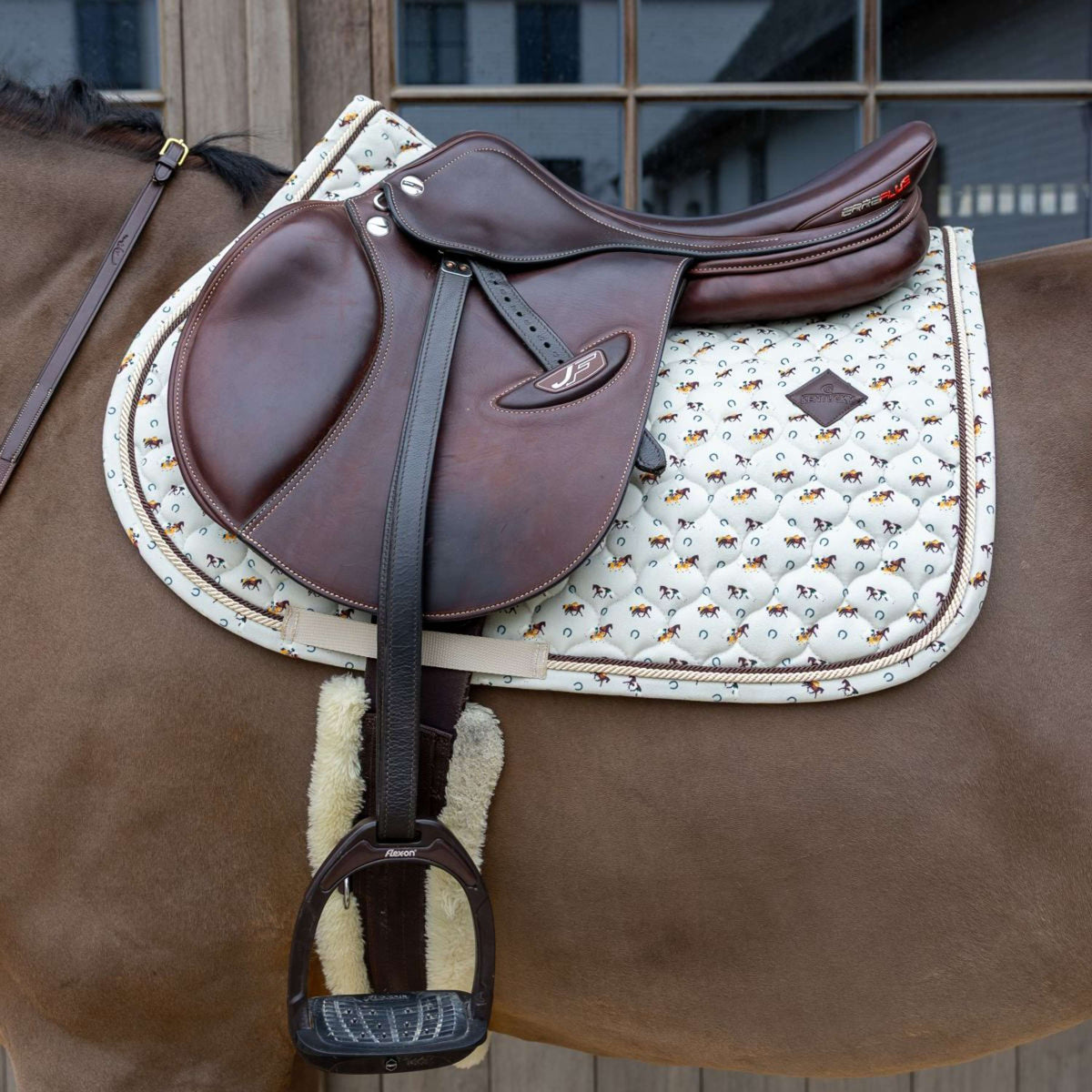 Kentucky Mantilla Velvet Horse Printing Beige