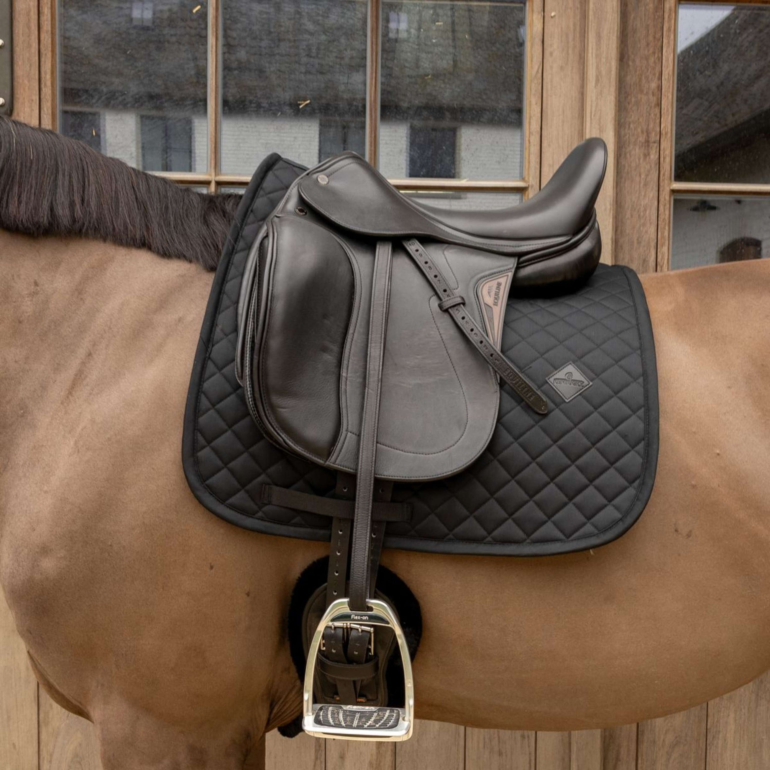 Kentucky Mantilla Skin Friendly Diamond Doma clásica Negro