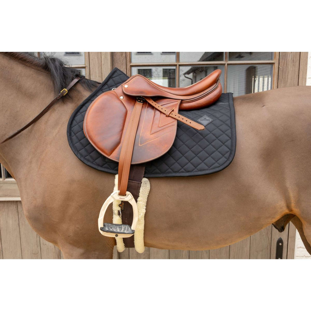 Kentucky Mantilla Skin Friendly Diamond saltando Negro