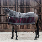 Kentucky Horsewear Manta de Forro Polar Heavy Square Fishbone Gris/Rojo Bordeaux