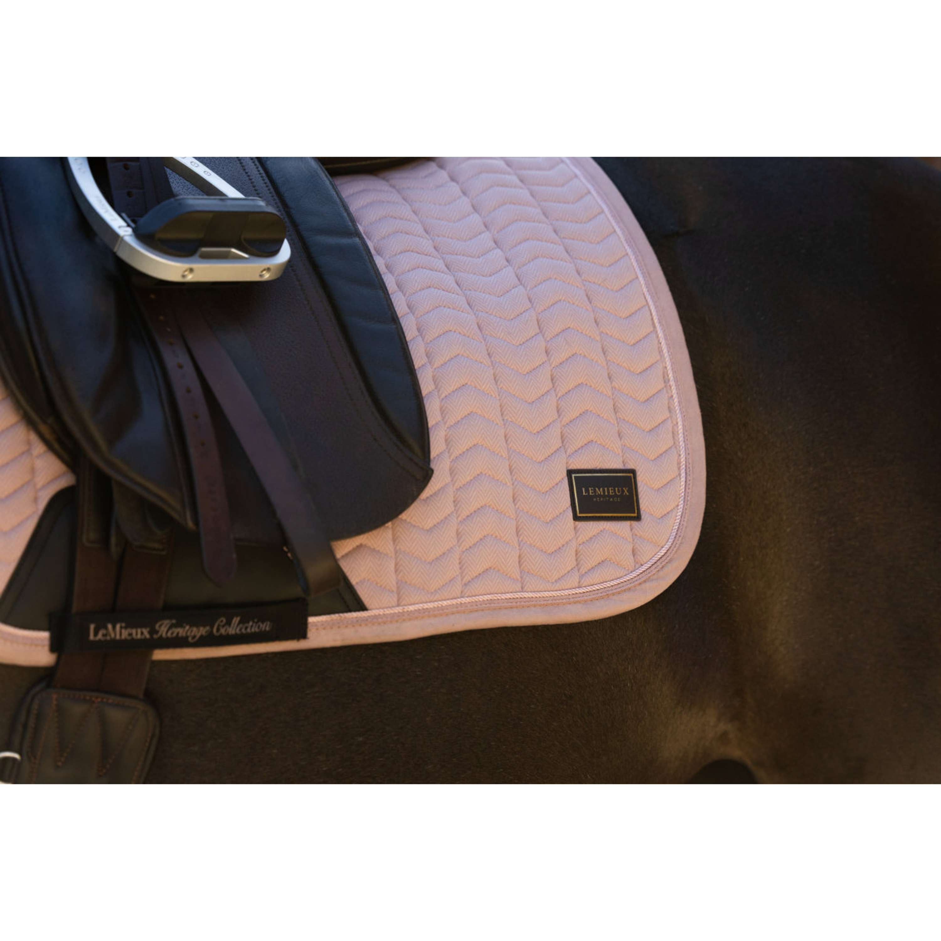 LeMieux Mantilla Heritage Herringbone Square Doma Clásica Wild Rose