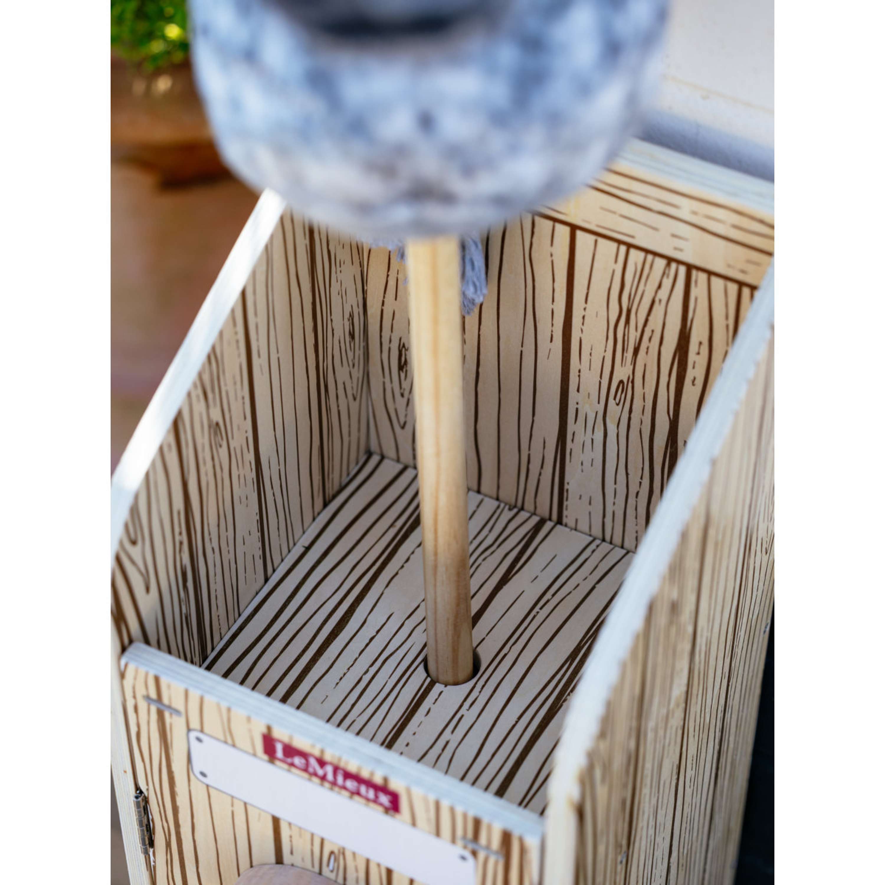 LeMieux Hobby Horse Establo Wooden