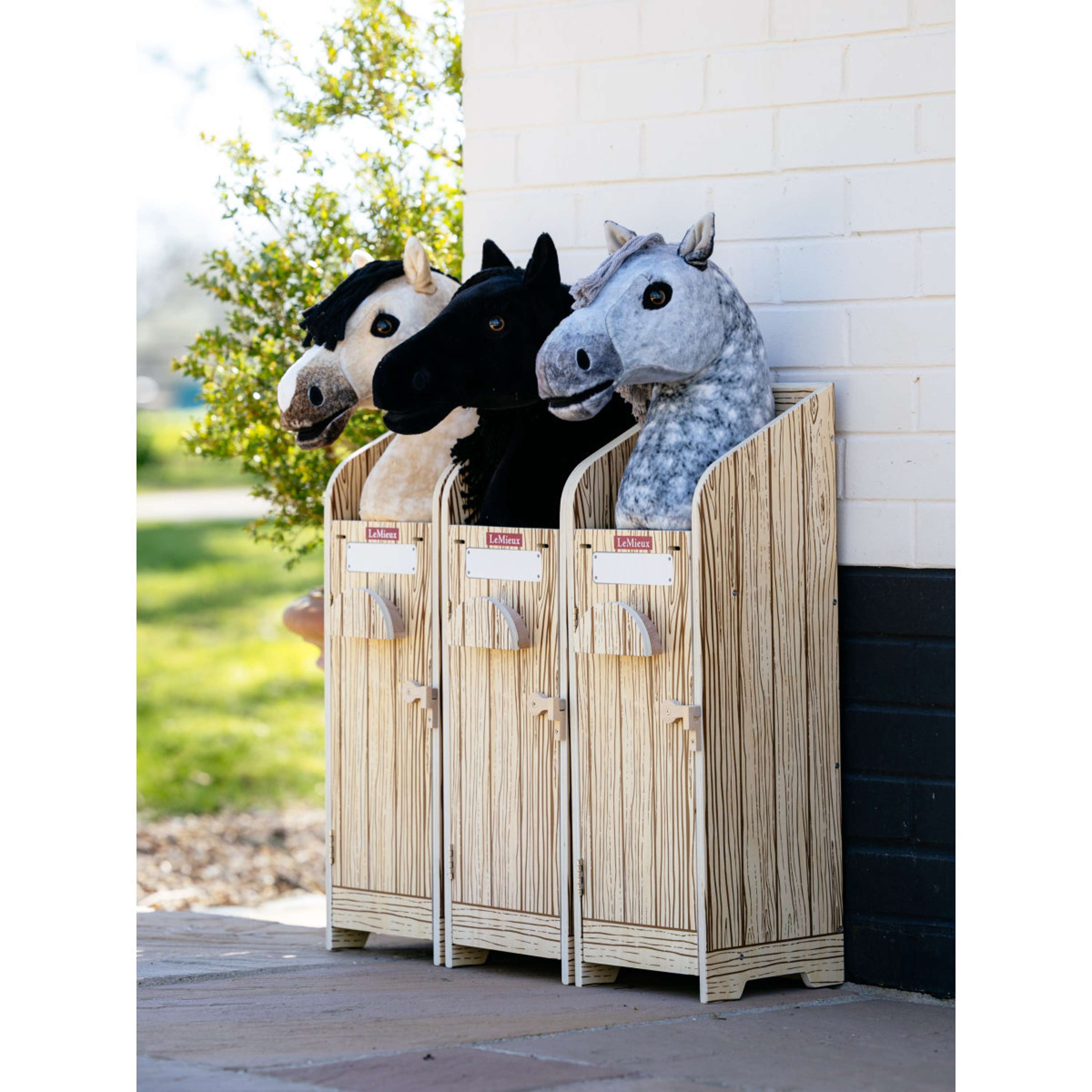 LeMieux Hobby Horse Establo Wooden