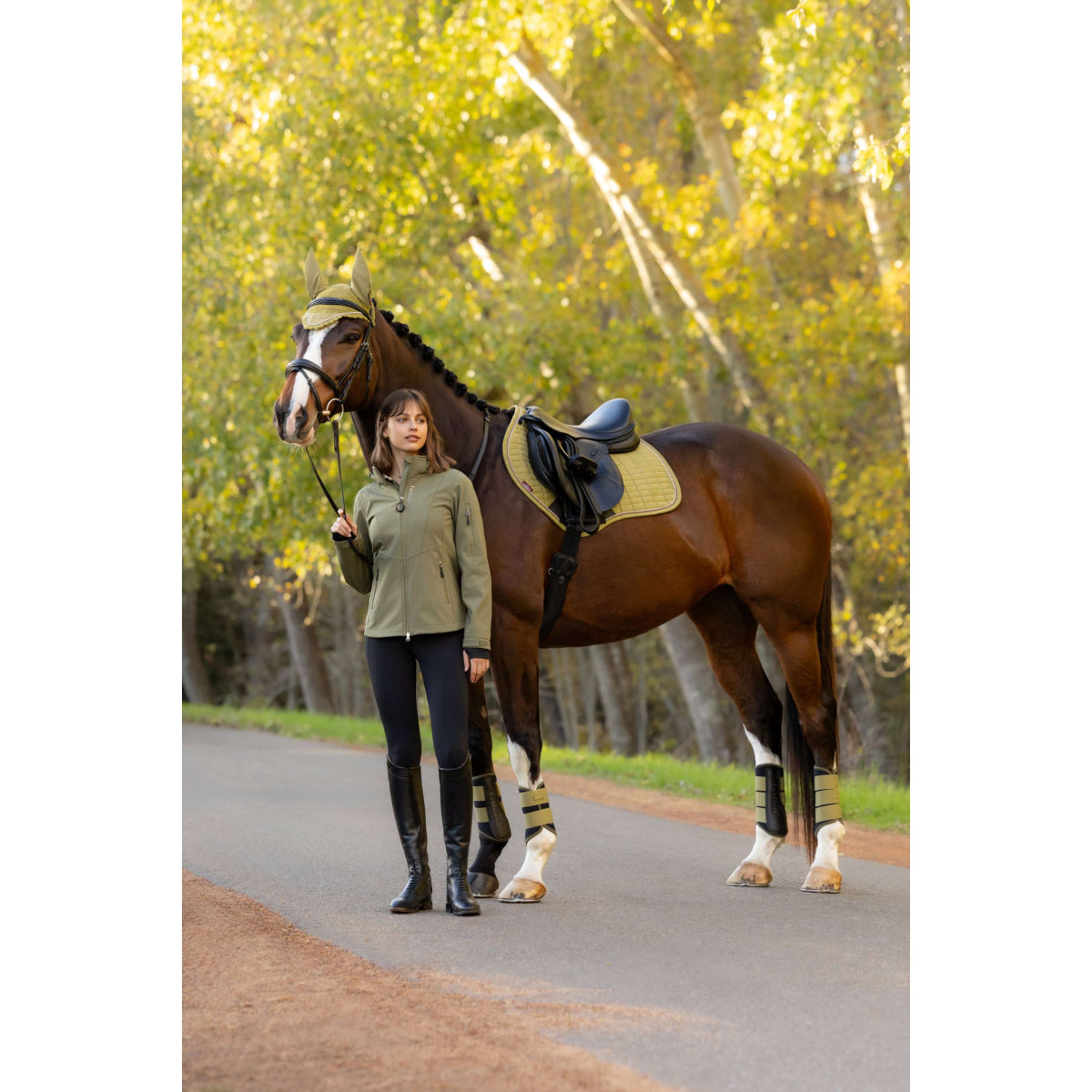 LeMieux Mantilla Suede Close Contact Square Saltando Gooseberry