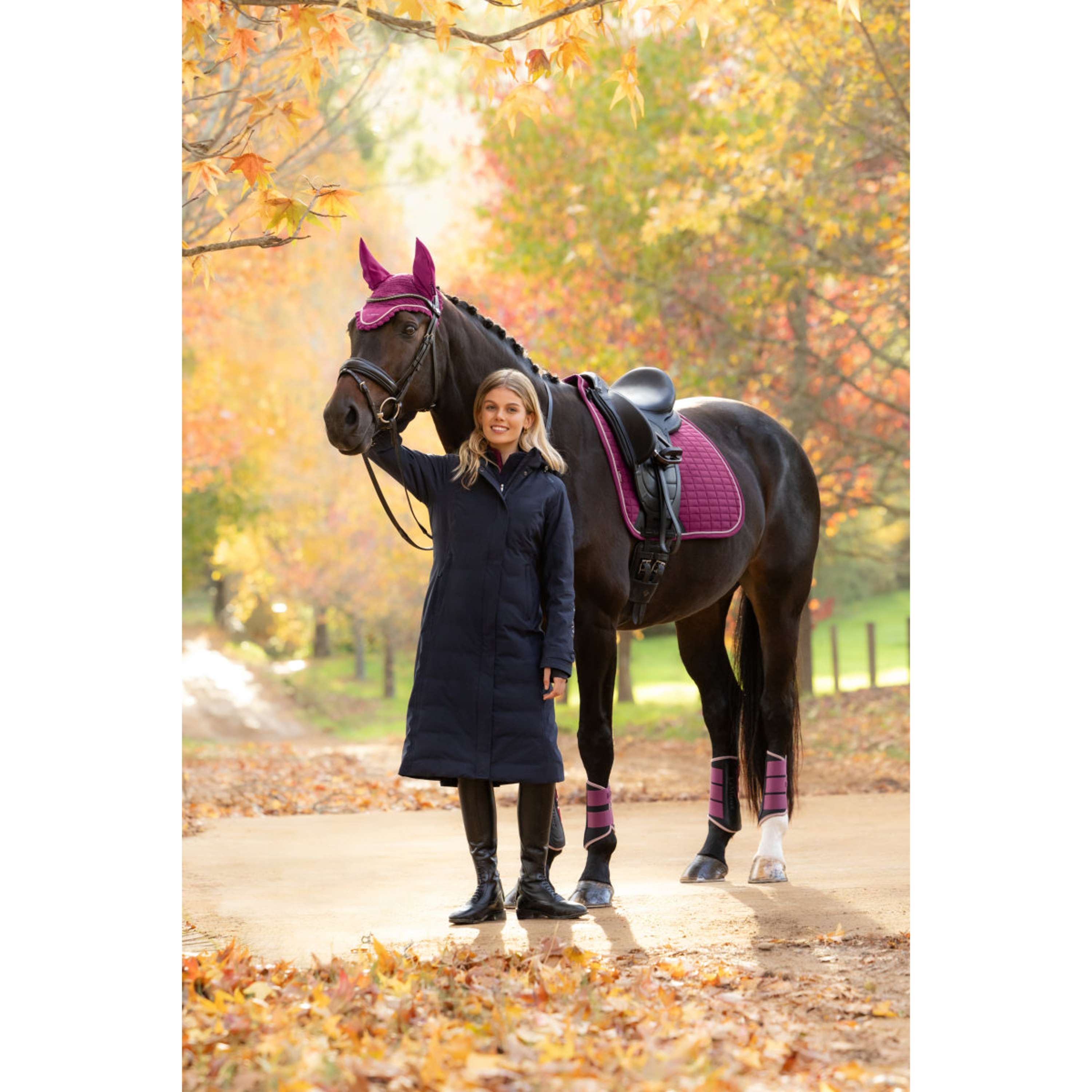 LeMieux Mantilla Suede Square Doma Clásica Blackberry