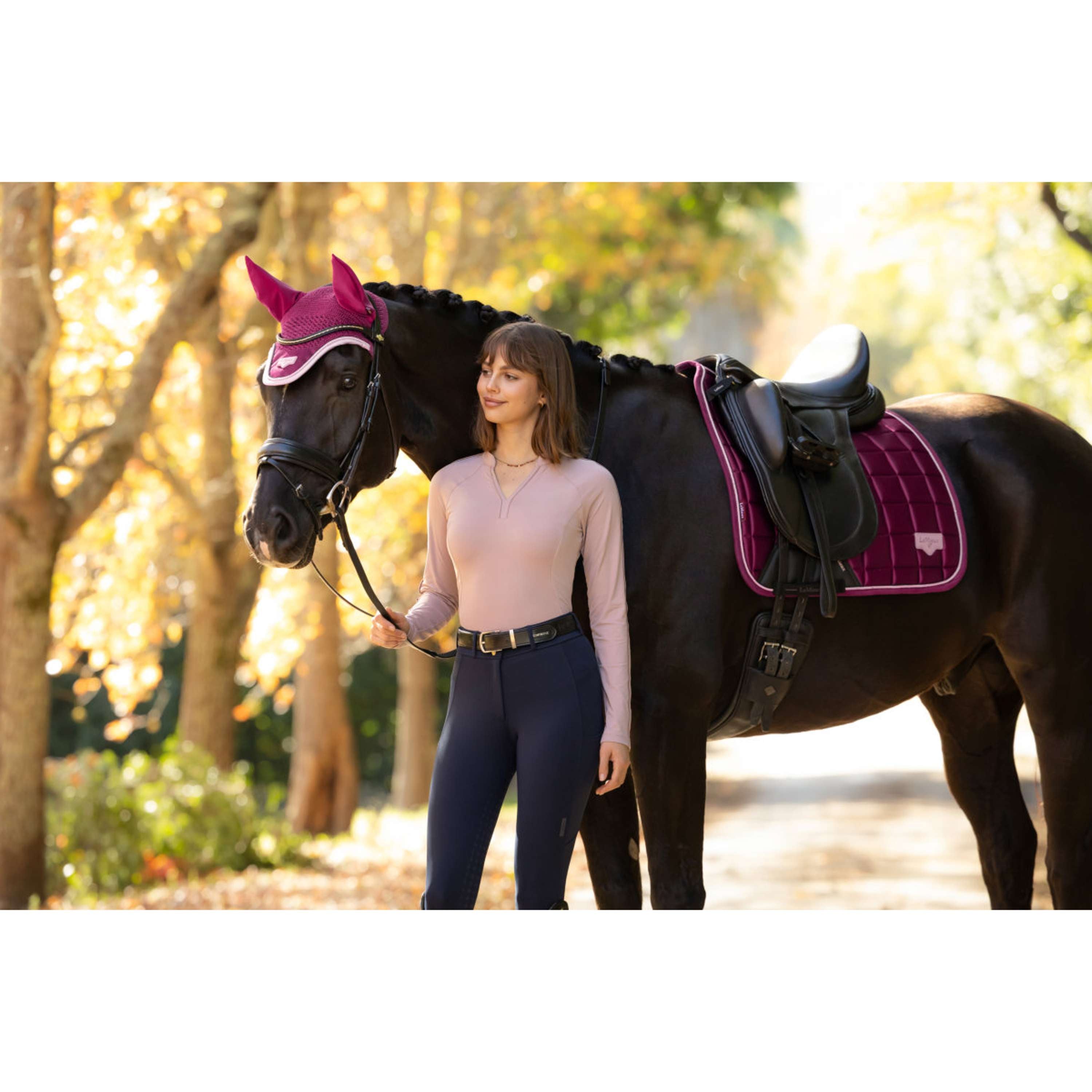 LeMieux Mantilla Loire Classic Square Doma Clásica Blackberry